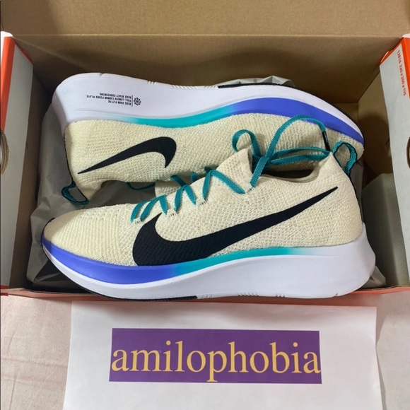 New Women's Nike Zoom Fly Flyknit Size 9.5